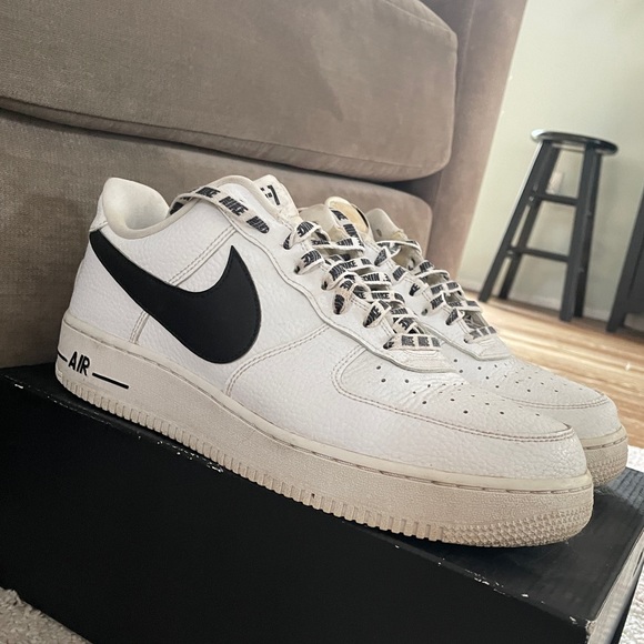 air force nike black and white
